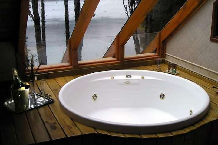 Hot Tub 27 of 44