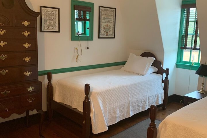 Room 11 of 30