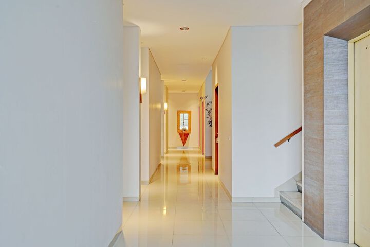 Hotel Interior 6 of 33