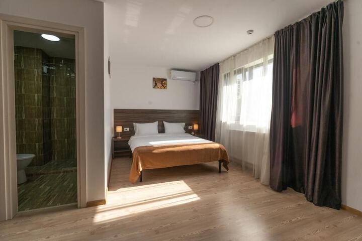 Room 5 of 43