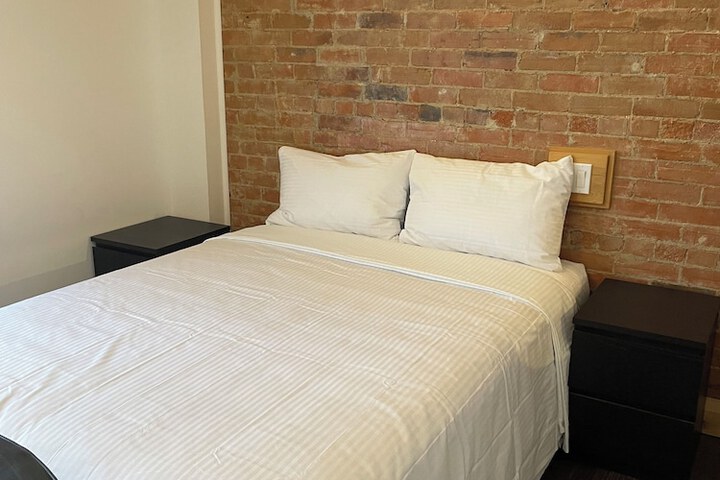 Room 6 of 36