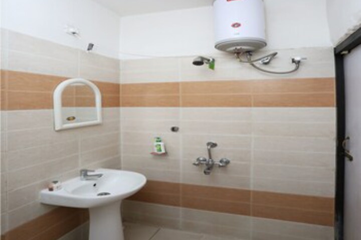 Room 3 of 31