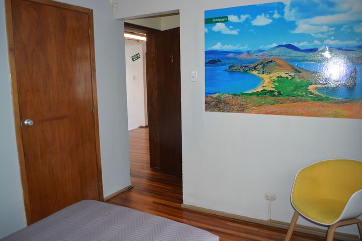 Room 17 of 33