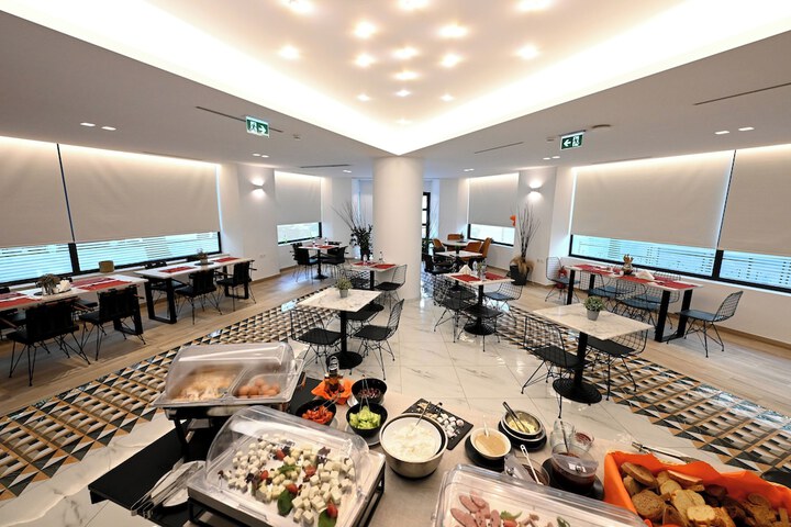 Dining 193 of 200
