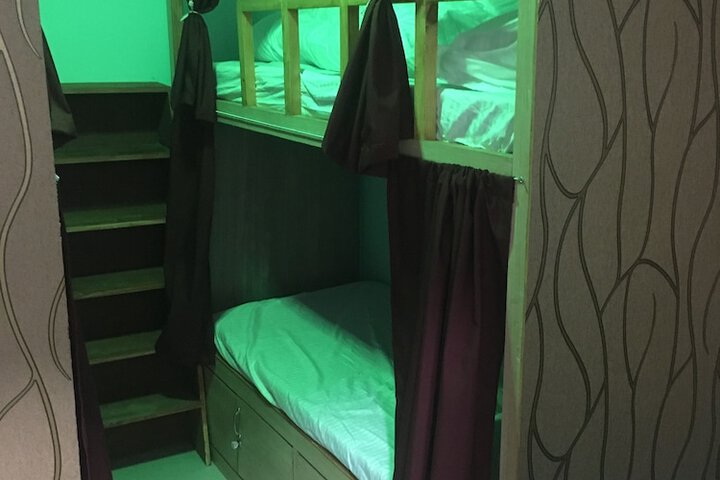 Room 10 of 11