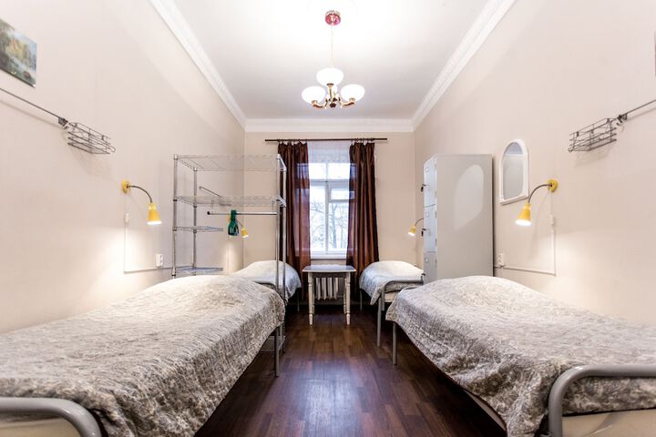 Room 8 of 27