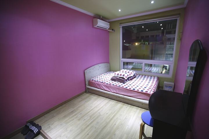 Room 14 of 66