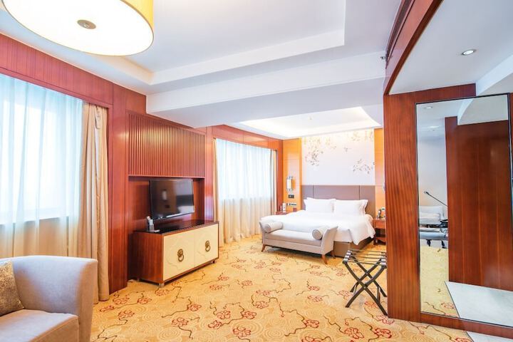 Room 6 of 43