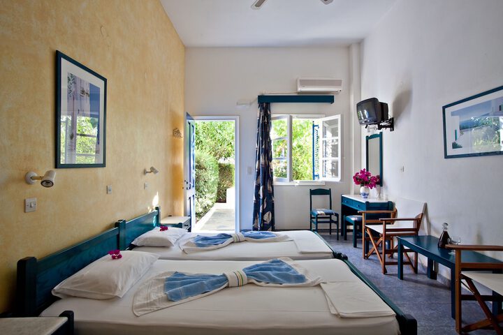 Room 4 of 63