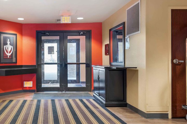 Breakfast/Coffee Service 26 of 30