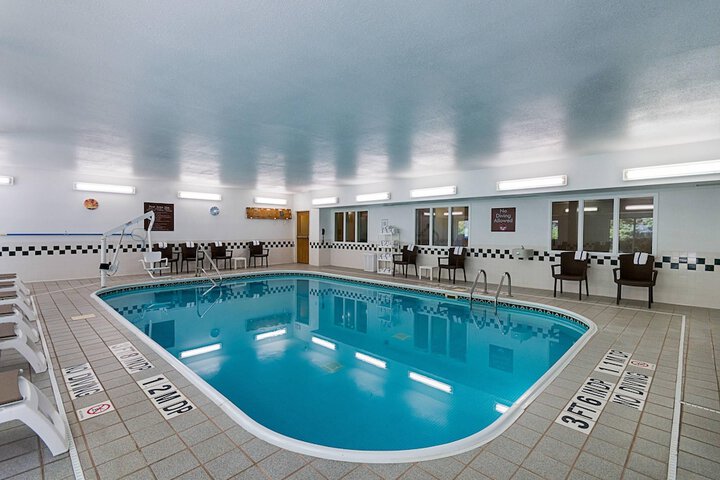 Hotel Pool