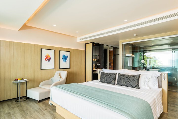 Room 5 of 61