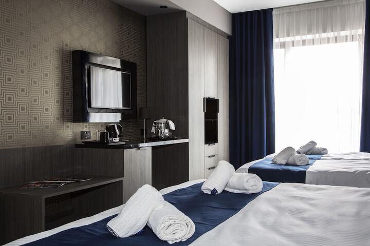 Room 3 of 33