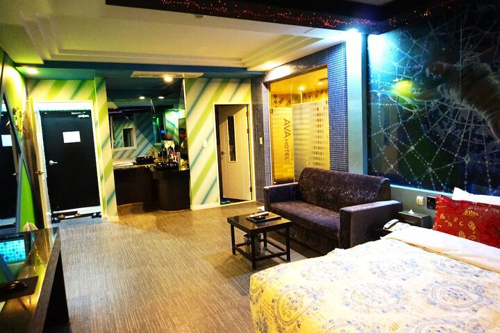 Room 10 of 54