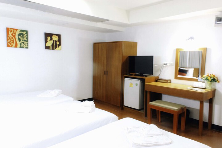 Room 26 of 45