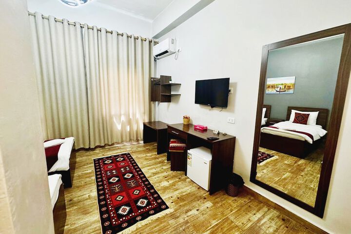 Room 42 of 114