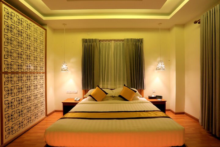 Room 17 of 34