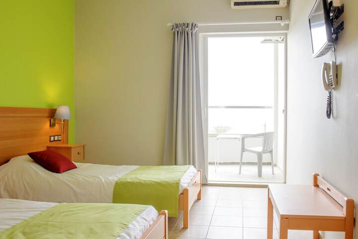 Room 5 of 27