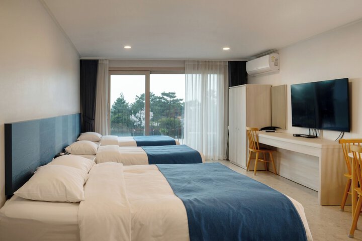 Room 45 of 110