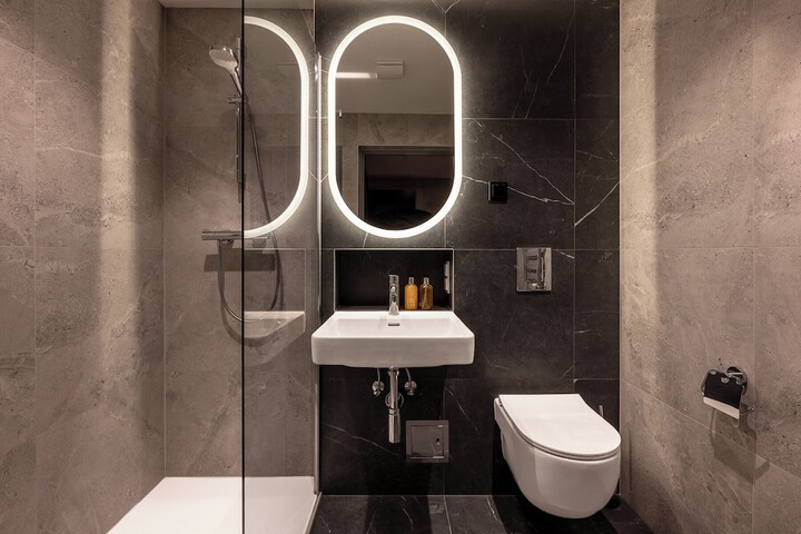 Room 56 of 108