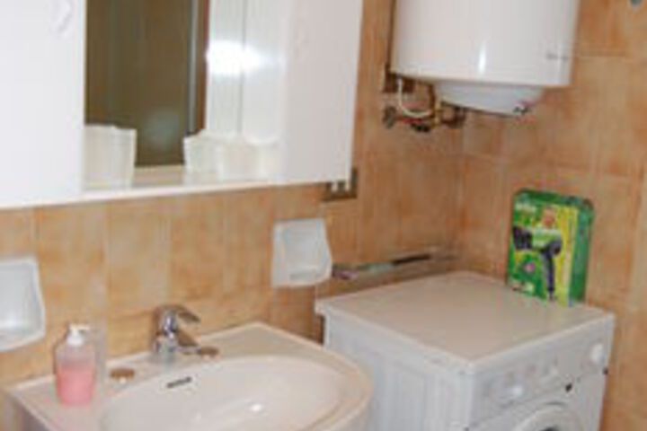 Room 4 of 24
