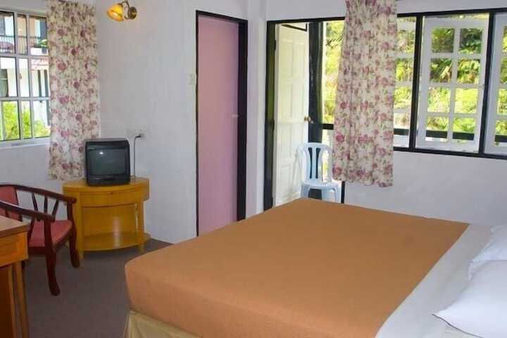 Room 2 of 25