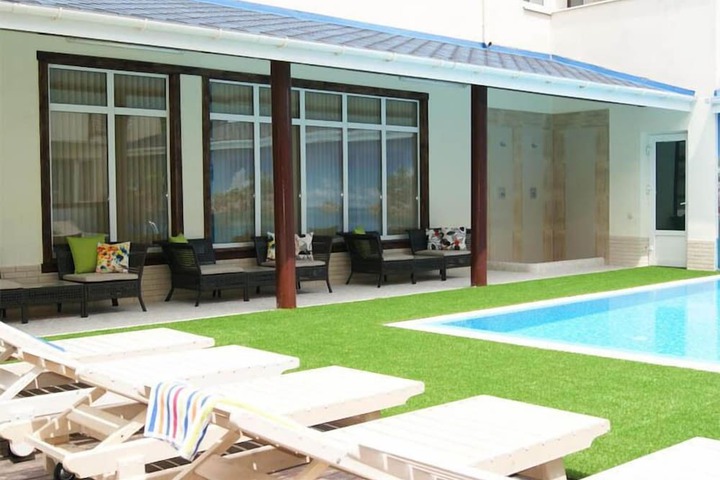 Sundeck 51 of 52