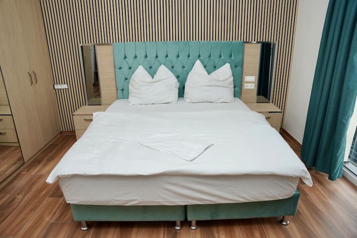 Room 5 of 14