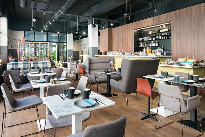 Guest Lobby