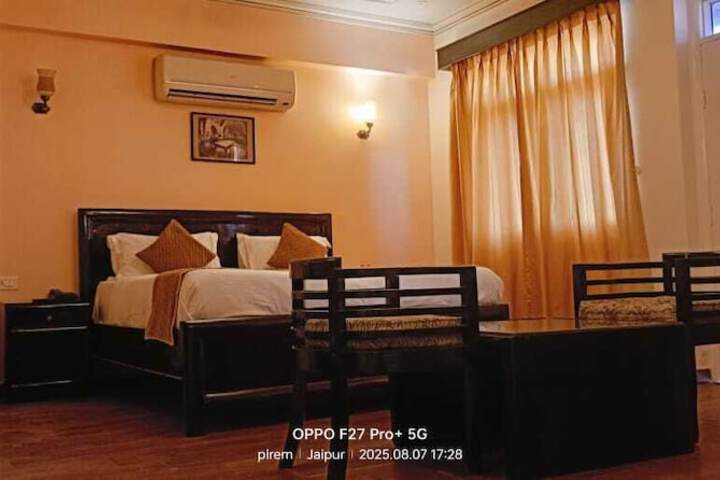 Room 2 of 12