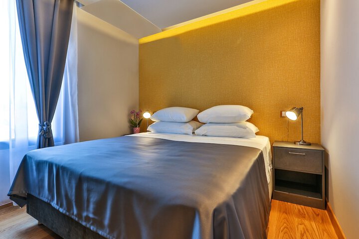 Room 28 of 52