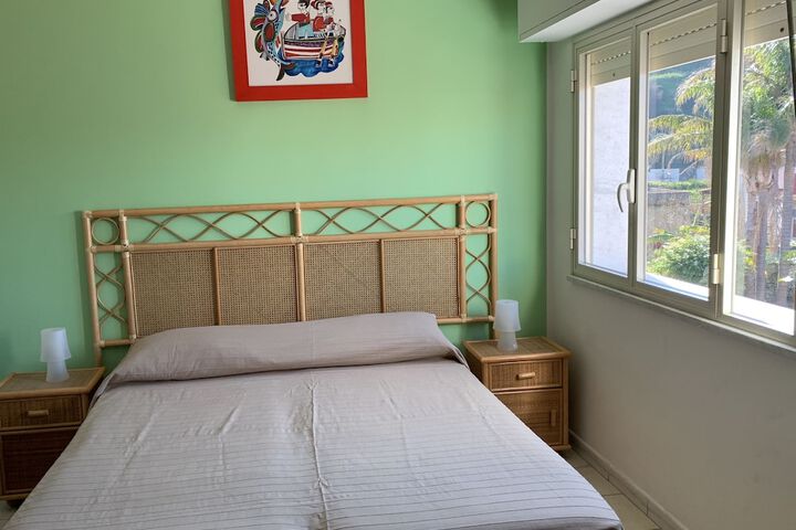 Room 10 of 26