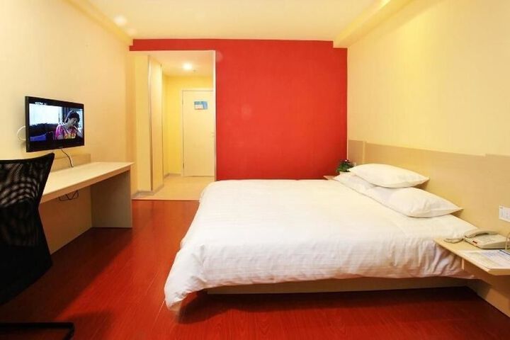 Room 21 of 27
