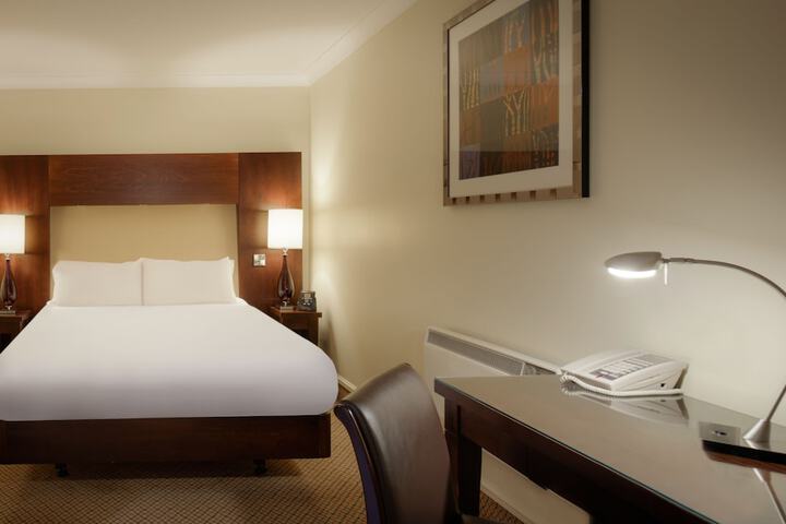 Room 18 of 204
