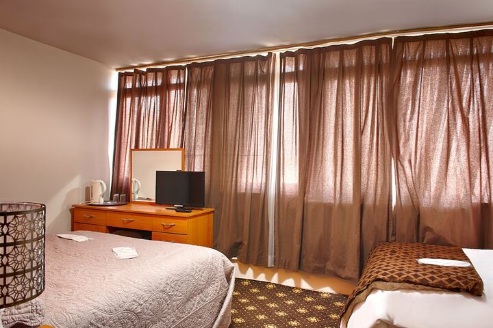 Room 10 of 24