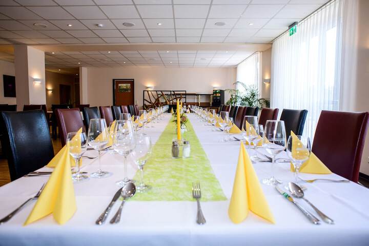 Dining 42 of 68