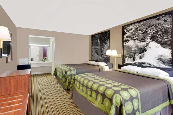 2 Queen Beds (9 of 9)