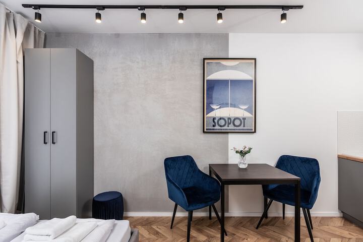 Room 11 of 111
