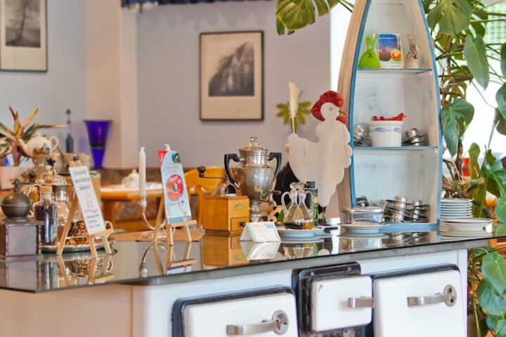 Breakfast/Coffee Service 10 of 18
