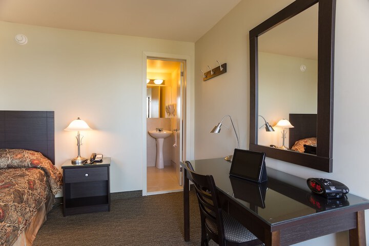 Room 3 of 28