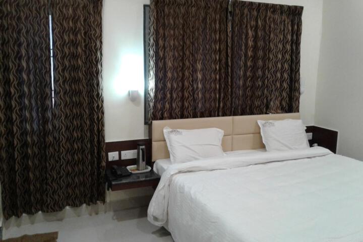 Room 2 of 5