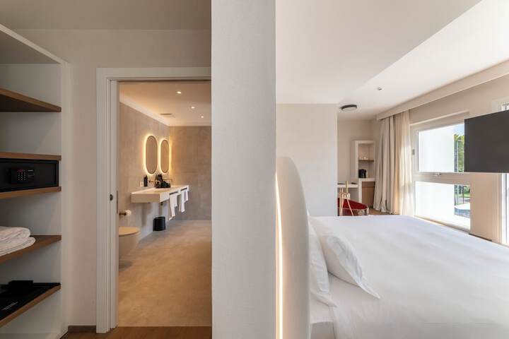 Room 40 of 90