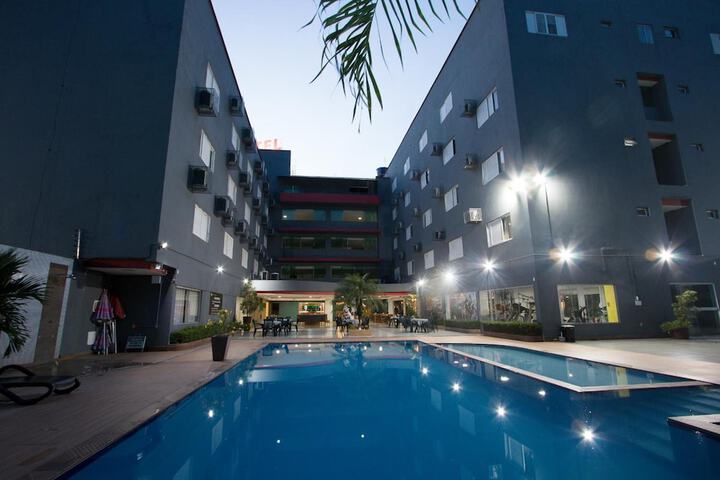 Hotel Pool