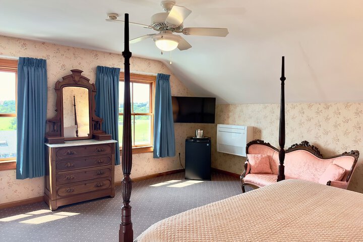 Room 47 of 100