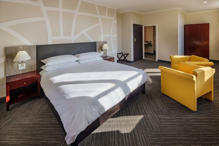 Room 12 of 68