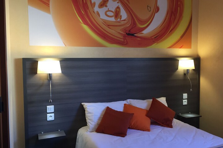 Room 6 of 40