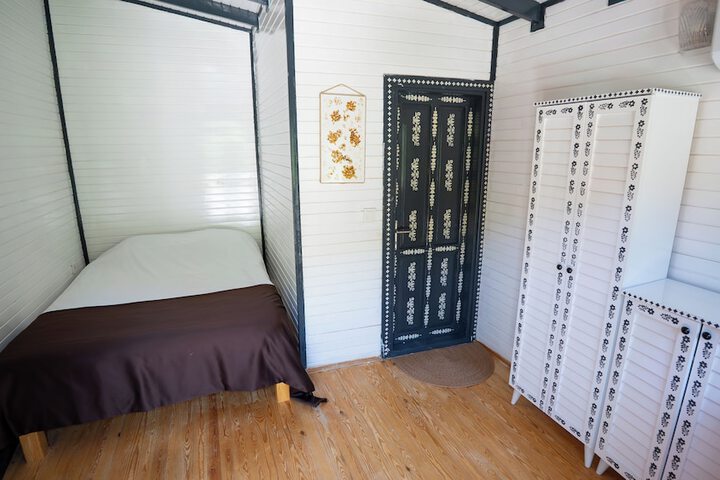 Room 10 of 37