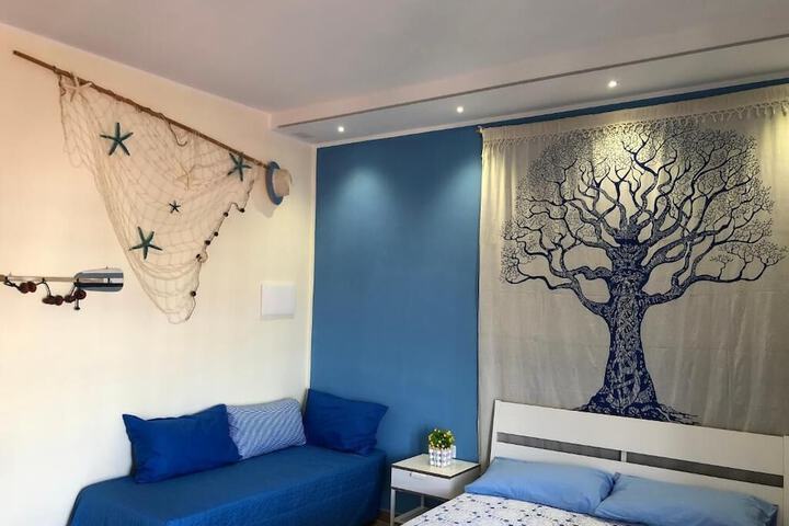 Room 3 of 65
