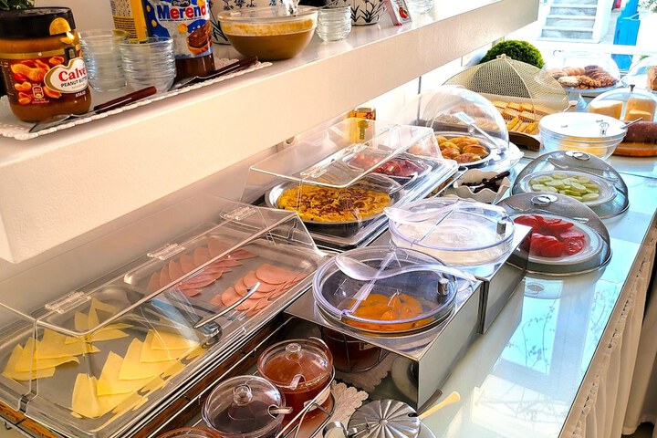Dining 140 of 148