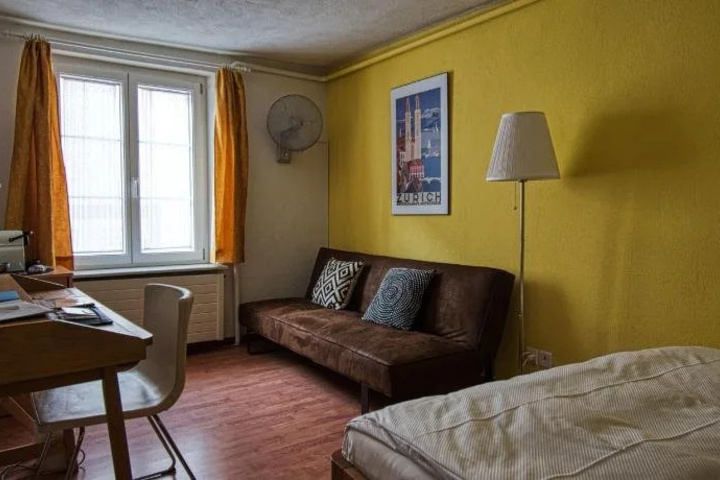 Room 2 of 12